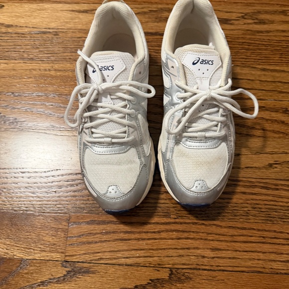 ASICS - Picture 3 of 4